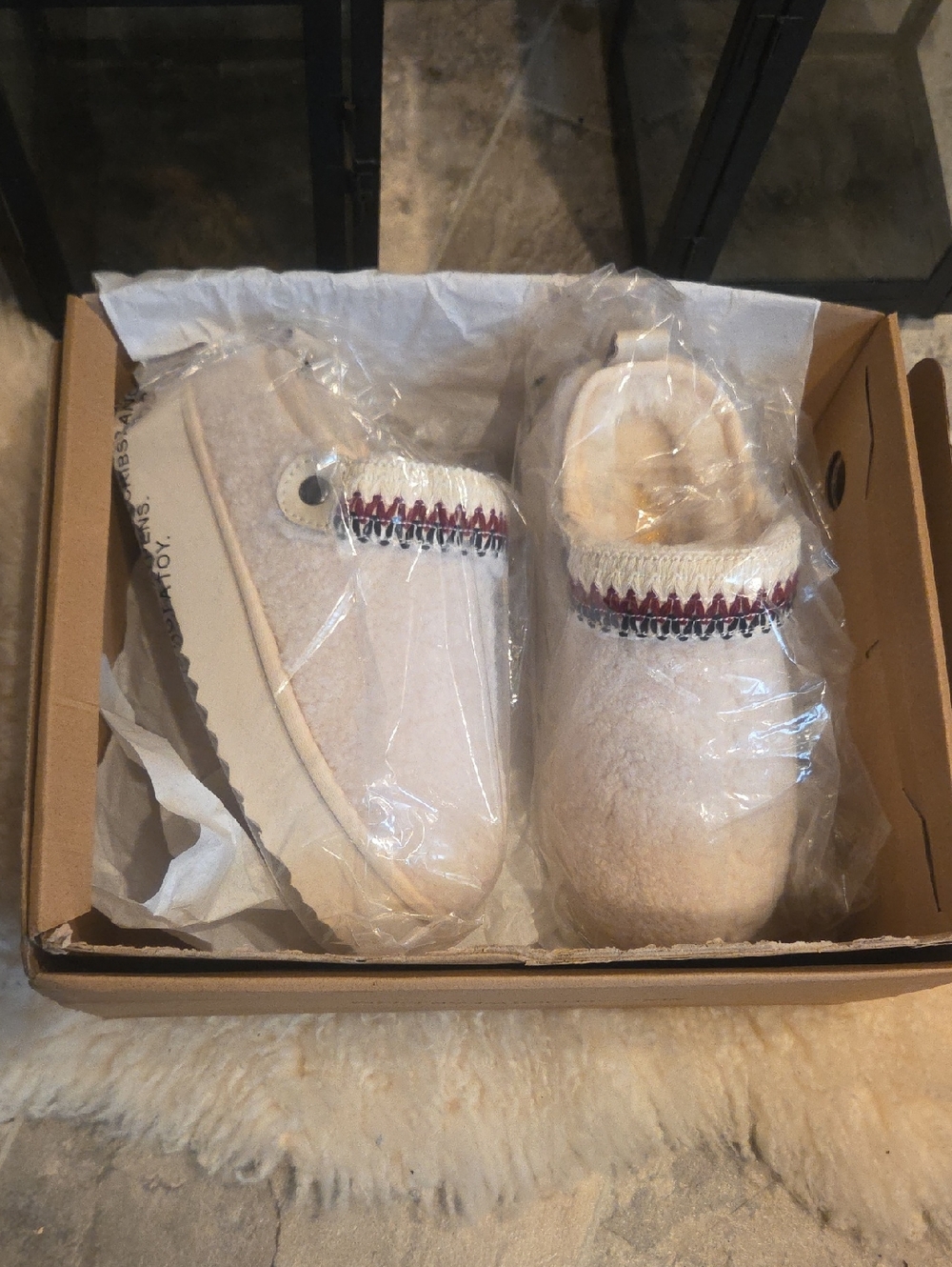 Beach by Matisse Cream Sherpa Platform Mules Slippers NIB Size 5